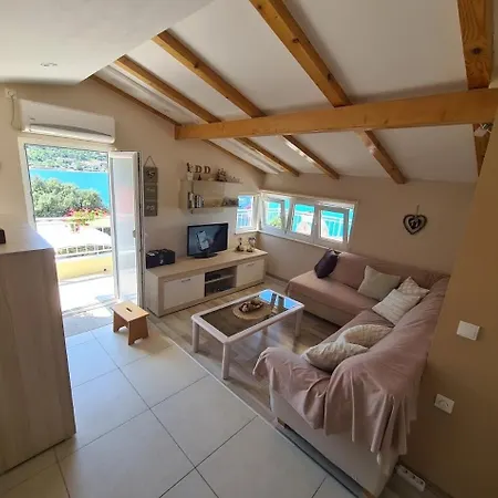Apartment By The Sea Grebastica, Sibenik - 8333 Grebastica