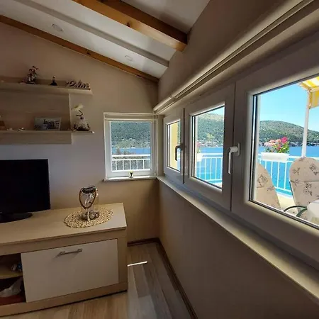 Apartment By The Sea Grebastica, Sibenik - 8333 Grebastica