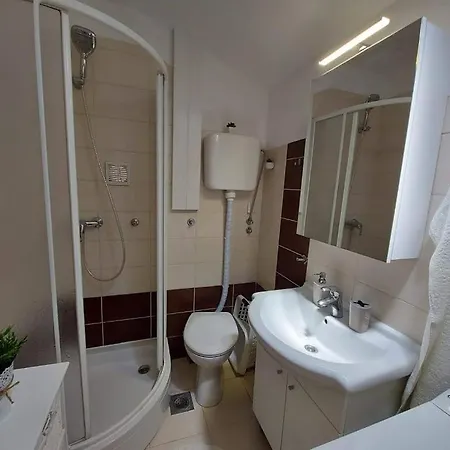 Apartment By The Sea Grebastica, Sibenik - 8333 Grebastica